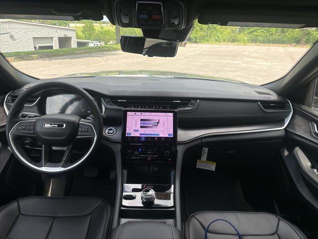 new 2025 Jeep Grand Cherokee car, priced at $43,734