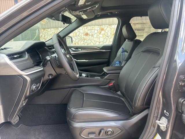new 2025 Jeep Grand Cherokee car, priced at $43,734