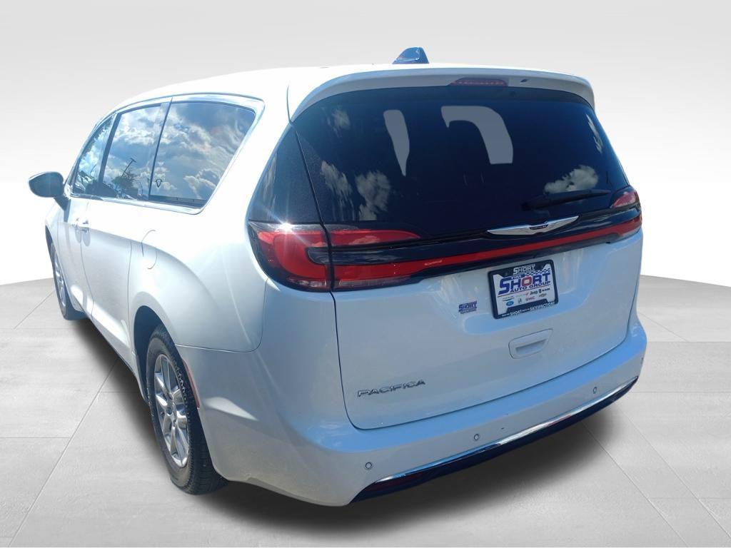 used 2023 Chrysler Pacifica car, priced at $19,999