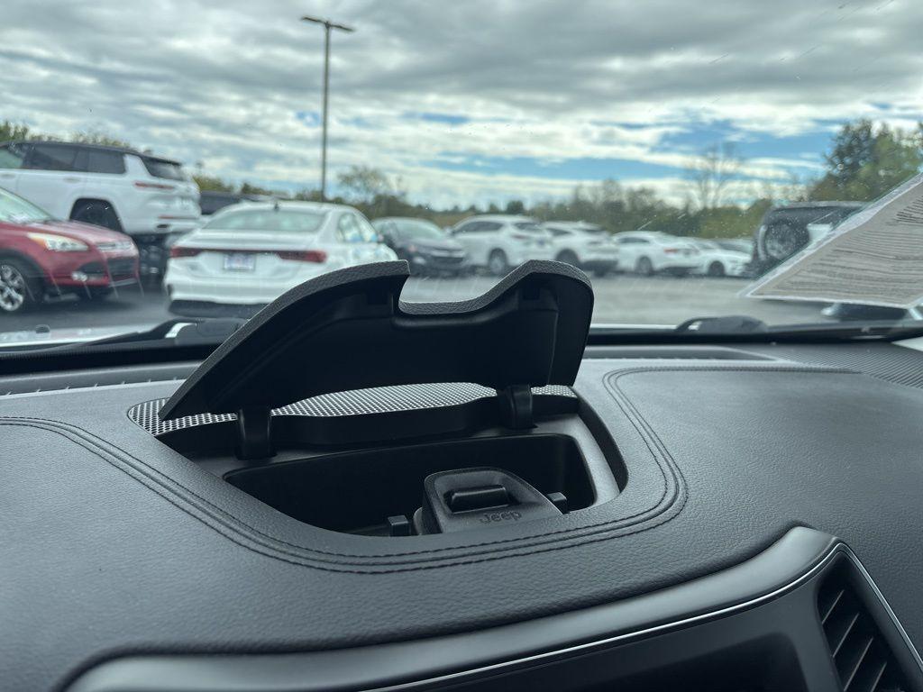 used 2020 Jeep Cherokee car, priced at $19,996