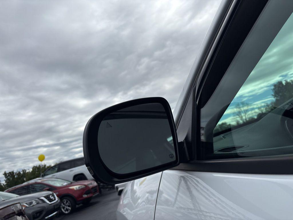 used 2020 Jeep Cherokee car, priced at $19,996