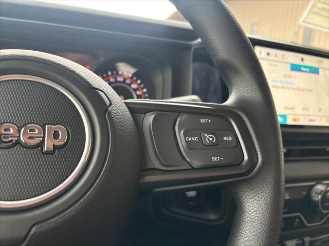 new 2025 Jeep Gladiator car, priced at $40,385