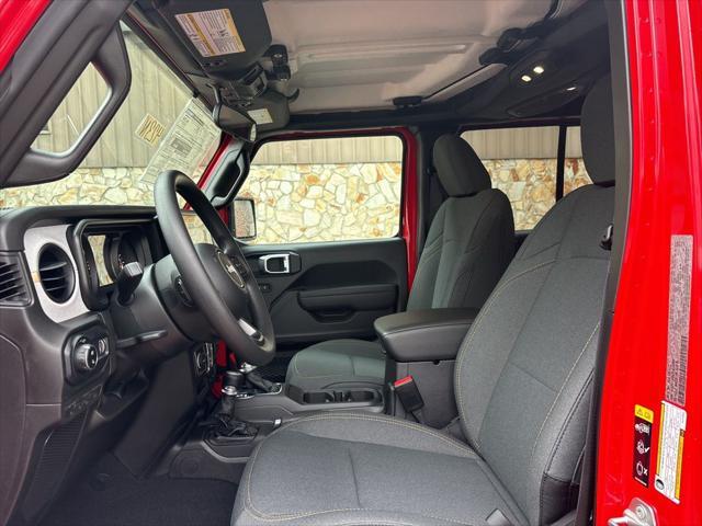 new 2025 Jeep Gladiator car, priced at $40,385
