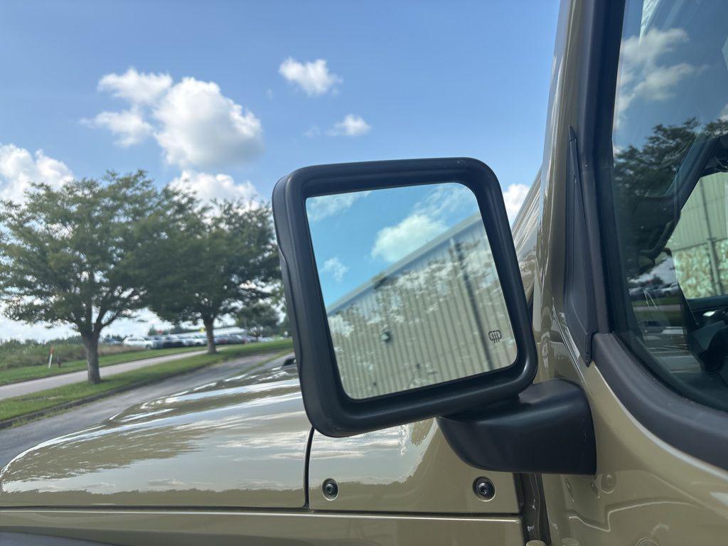 new 2025 Jeep Gladiator car, priced at $34,917