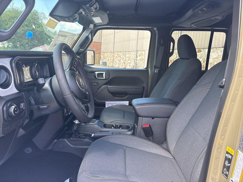 new 2025 Jeep Gladiator car, priced at $34,917
