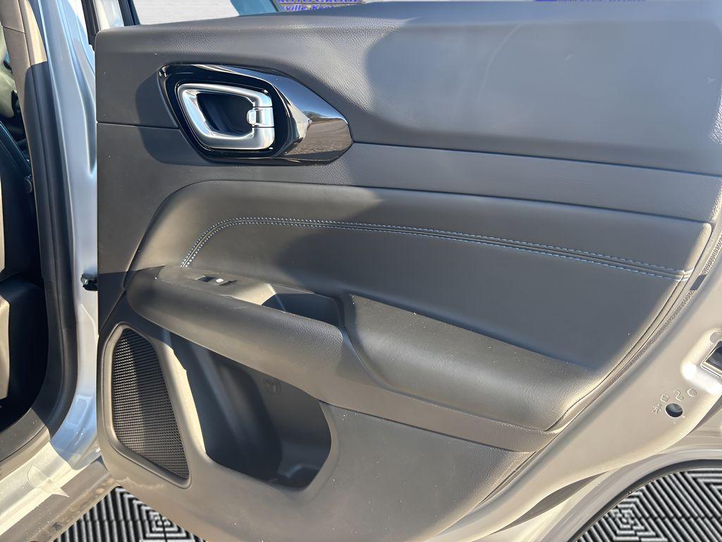 new 2025 Jeep Compass car, priced at $28,899