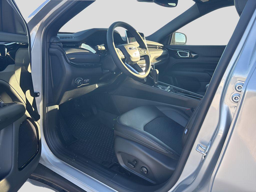 new 2025 Jeep Compass car, priced at $28,899