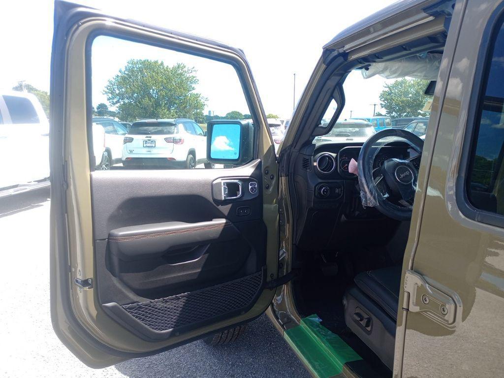 new 2025 Jeep Gladiator car, priced at $47,995