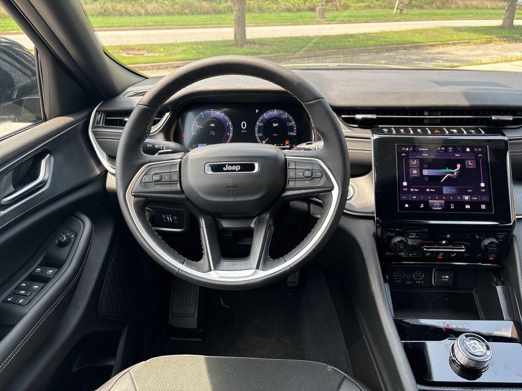 new 2025 Jeep Grand Cherokee L car, priced at $39,439