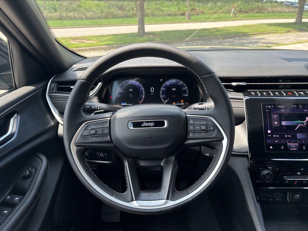 new 2025 Jeep Grand Cherokee L car, priced at $39,439