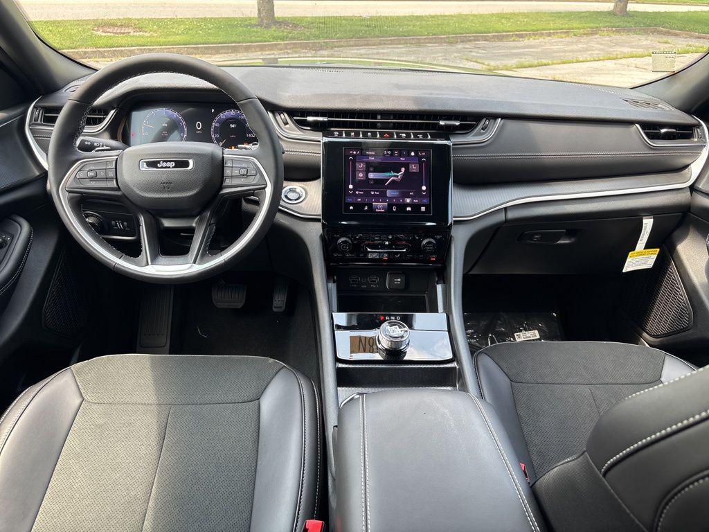 new 2025 Jeep Grand Cherokee L car, priced at $39,439