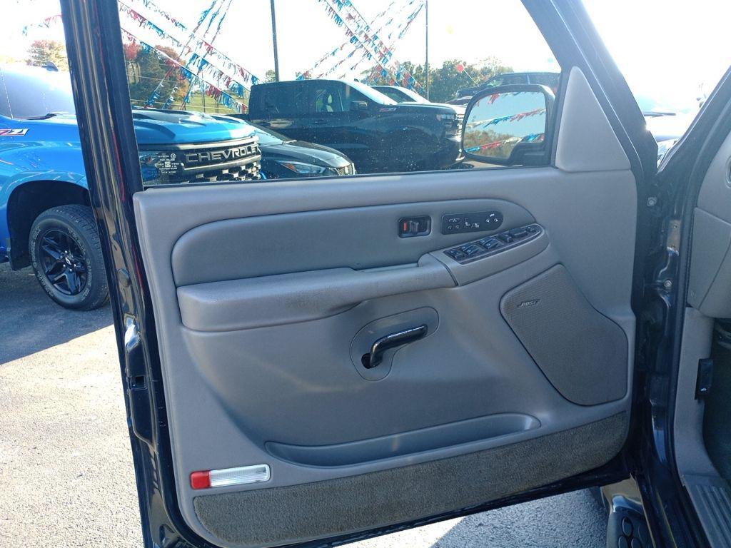 used 2004 GMC Yukon XL car, priced at $4,000