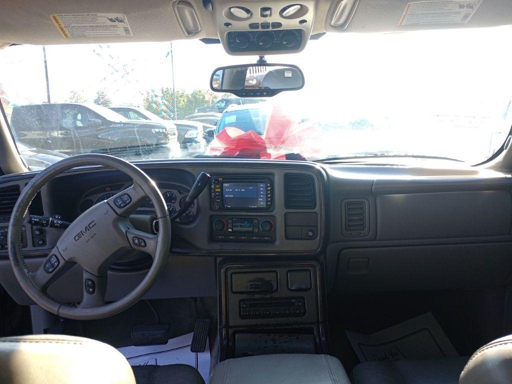 used 2004 GMC Yukon XL car, priced at $4,000