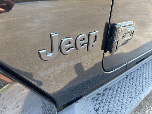new 2025 Jeep Wrangler car, priced at $50,118