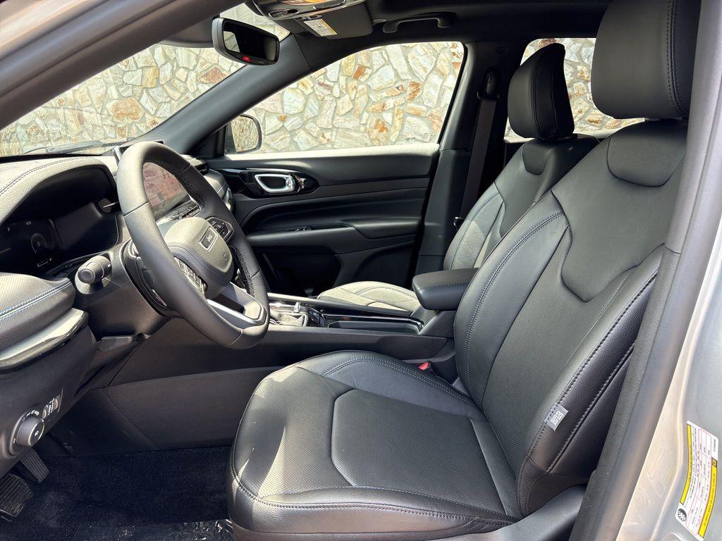 new 2025 Jeep Compass car, priced at $34,987