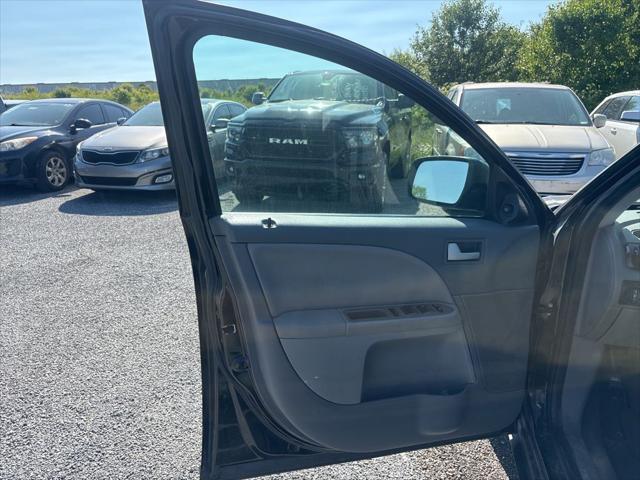 used 2007 Ford Five Hundred car, priced at $999