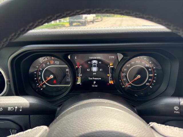 new 2025 Jeep Gladiator car, priced at $44,637