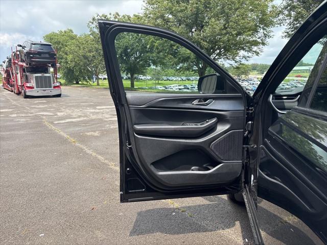new 2025 Jeep Grand Cherokee L car, priced at $39,823