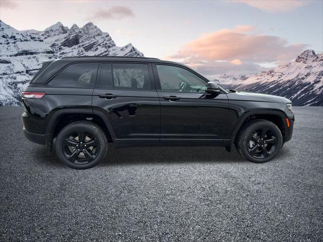 new 2025 Jeep Grand Cherokee car, priced at $46,234