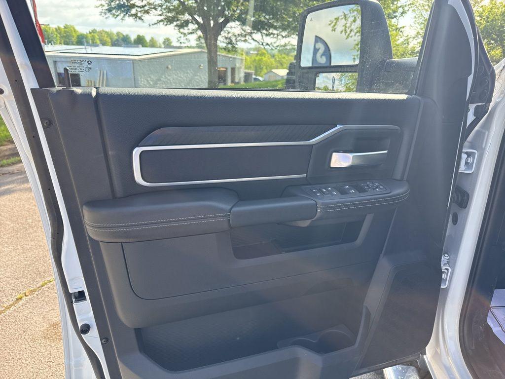 new 2025 Ram 2500 car, priced at $63,995