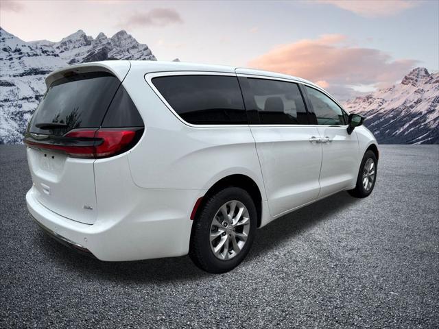 new 2025 Chrysler Pacifica car, priced at $39,661