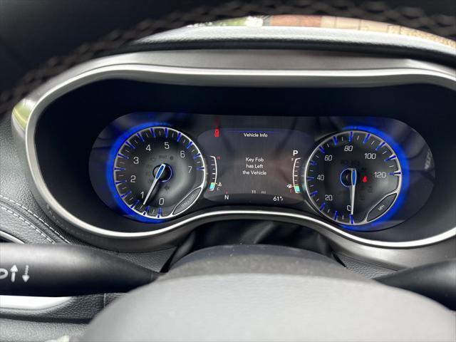 new 2025 Chrysler Pacifica car, priced at $39,661