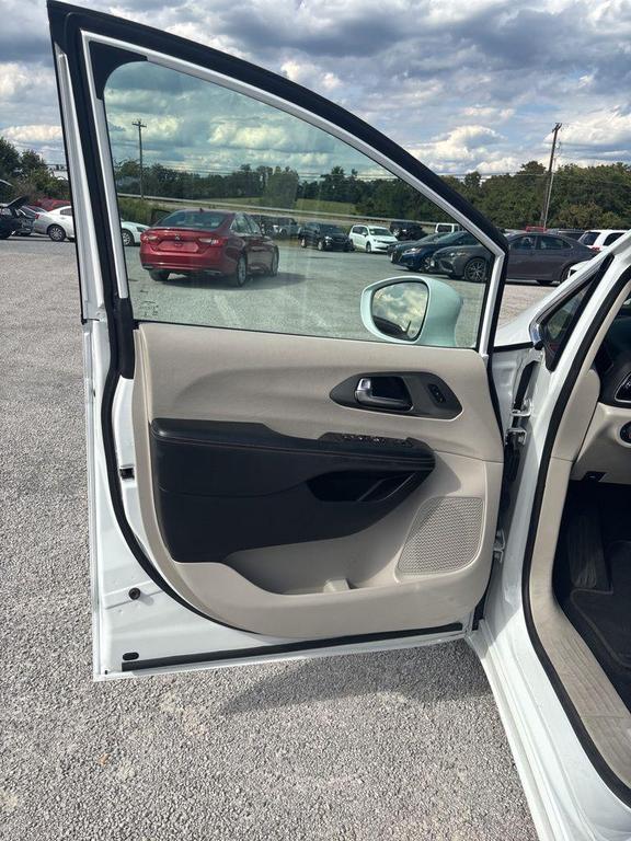 used 2022 Chrysler Pacifica car, priced at $17,408