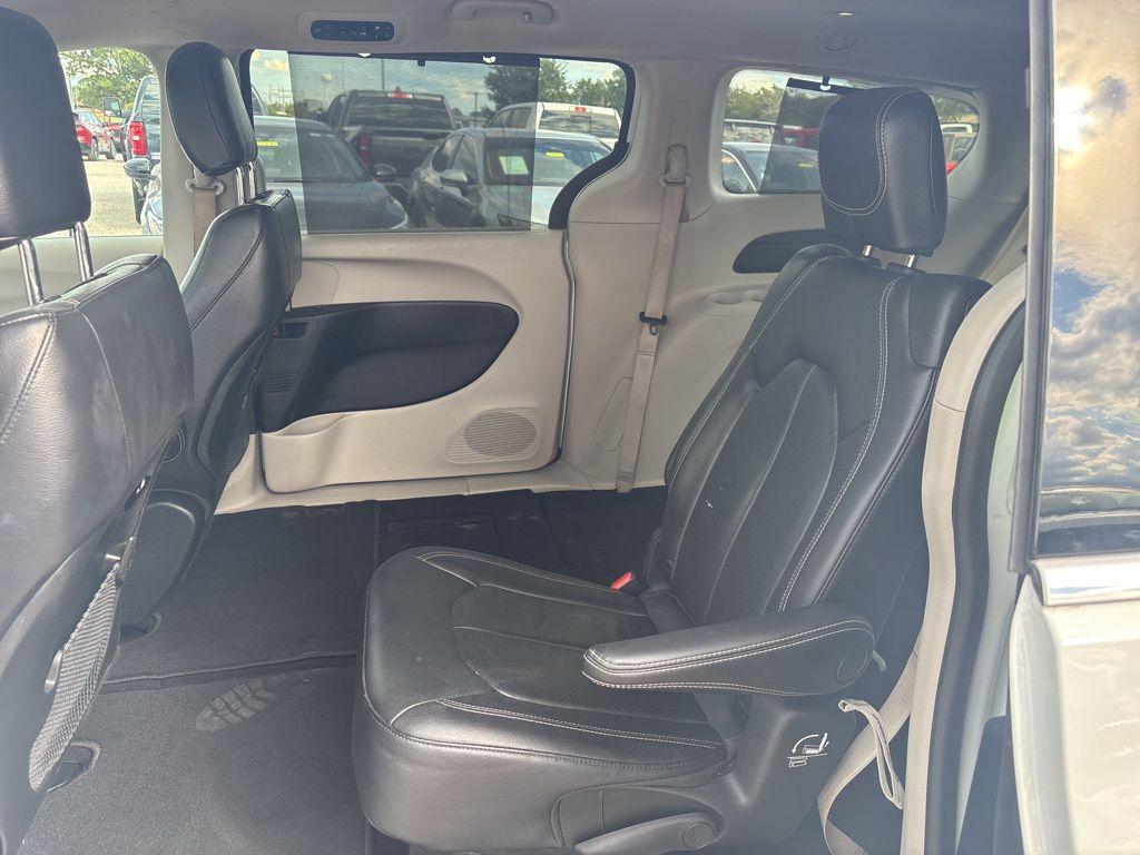 used 2022 Chrysler Pacifica car, priced at $17,408