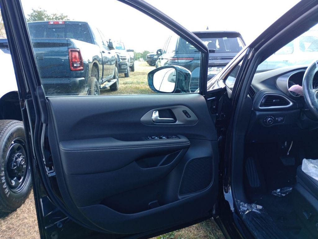 new 2026 Chrysler Pacifica car, priced at $48,360