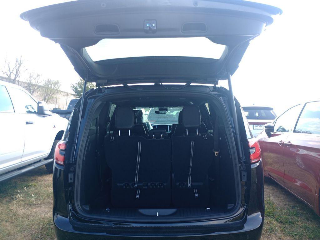 new 2026 Chrysler Pacifica car, priced at $48,360
