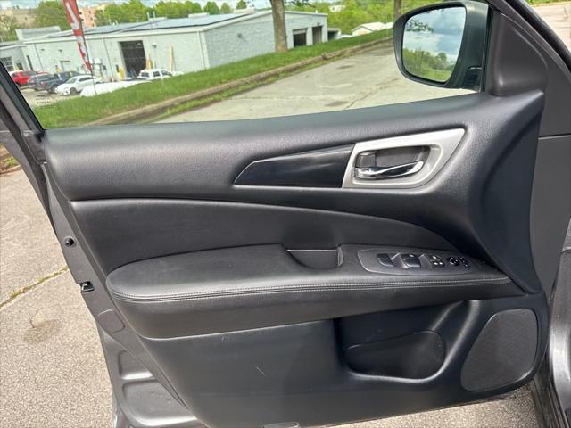 used 2020 Nissan Pathfinder car, priced at $18,772