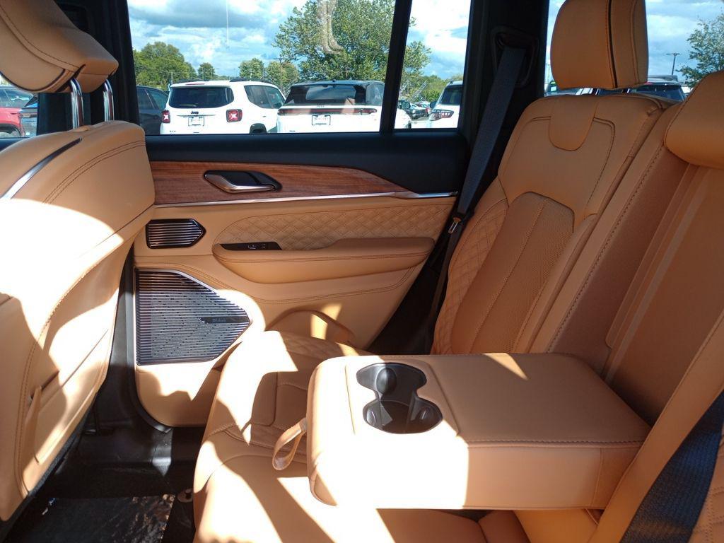 new 2025 Jeep Grand Cherokee car, priced at $58,835