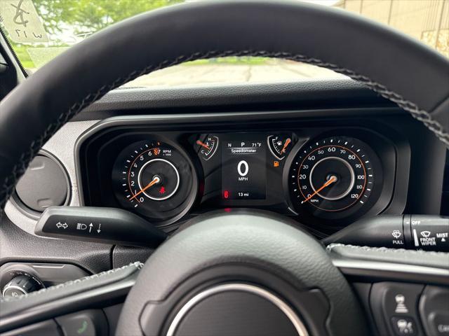 new 2025 Jeep Gladiator car, priced at $38,699