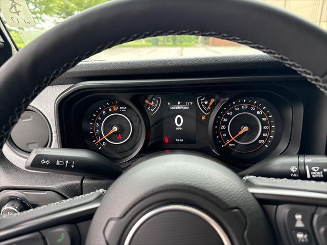 new 2025 Jeep Gladiator car, priced at $38,699