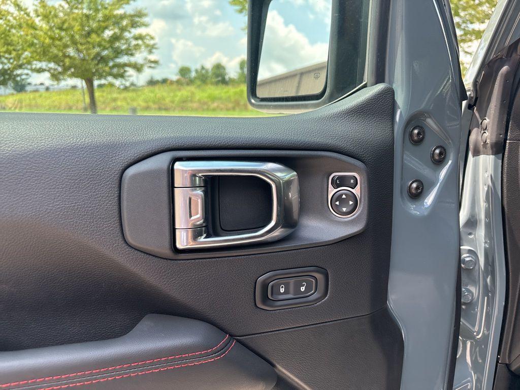 new 2025 Jeep Wrangler car, priced at $55,015