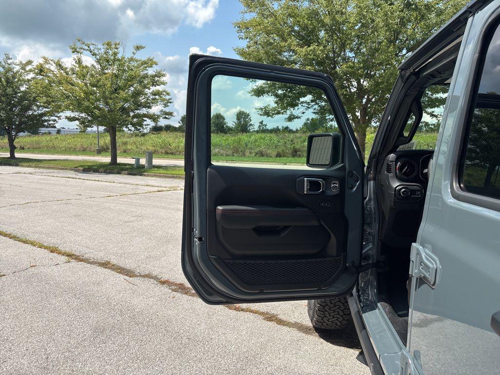 new 2025 Jeep Wrangler car, priced at $55,015