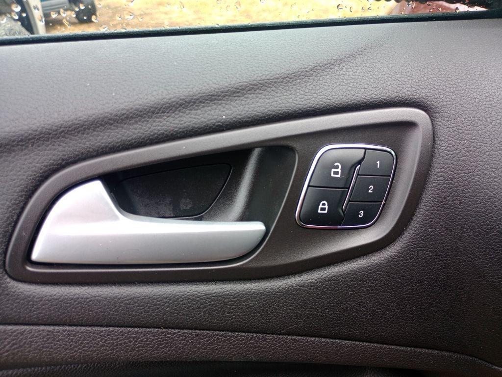 used 2013 Ford Escape car, priced at $3,150