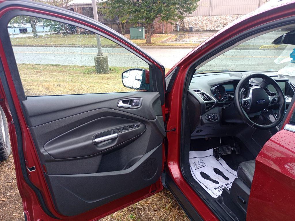used 2013 Ford Escape car, priced at $3,150