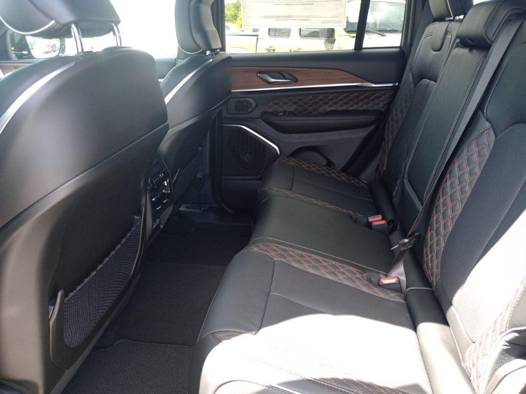 new 2025 Jeep Grand Cherokee car, priced at $52,825