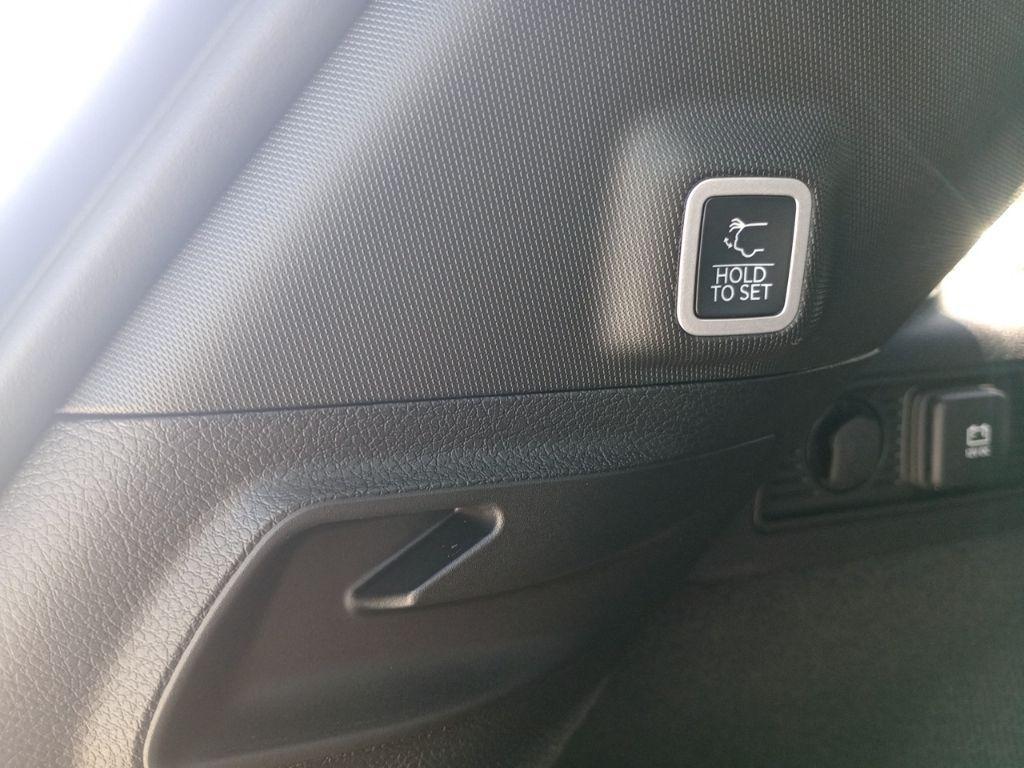 new 2025 Jeep Grand Cherokee car, priced at $52,825