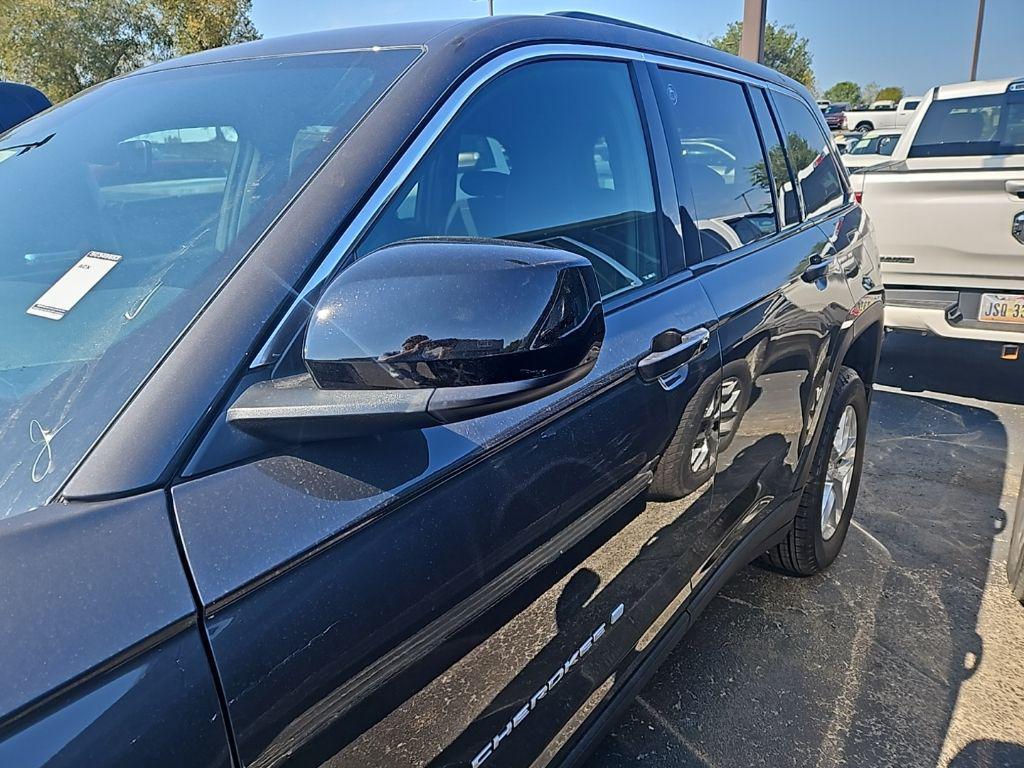 new 2025 Jeep Grand Cherokee car, priced at $34,550