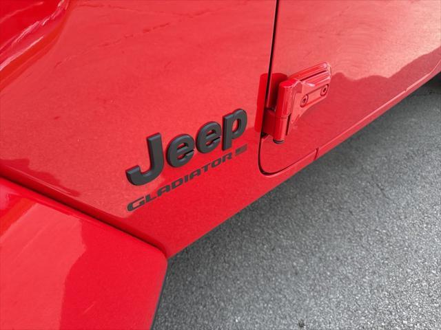 new 2025 Jeep Gladiator car, priced at $44,637