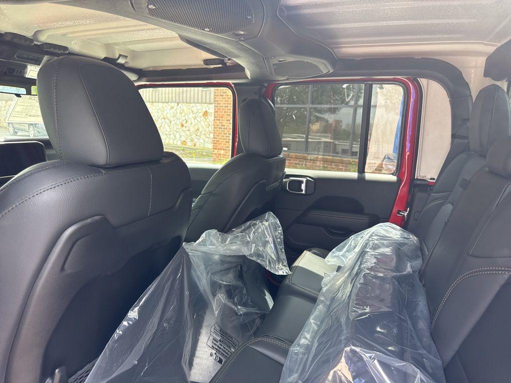 new 2025 Jeep Gladiator car, priced at $42,264