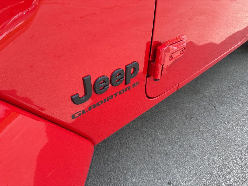 new 2025 Jeep Gladiator car, priced at $42,264