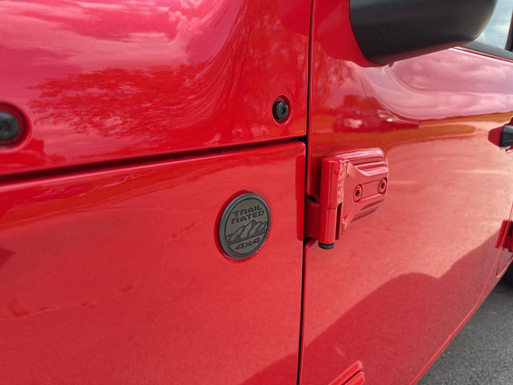 new 2025 Jeep Gladiator car, priced at $42,264