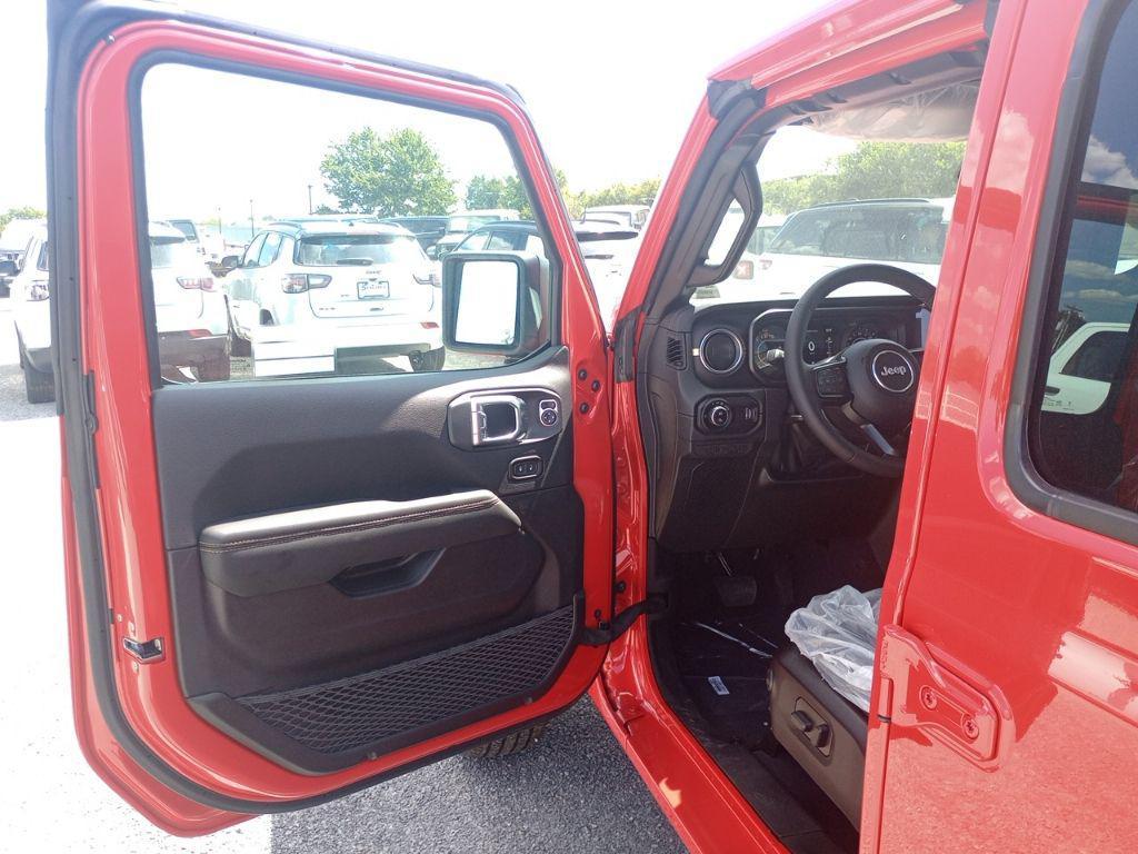 new 2025 Jeep Gladiator car, priced at $48,995