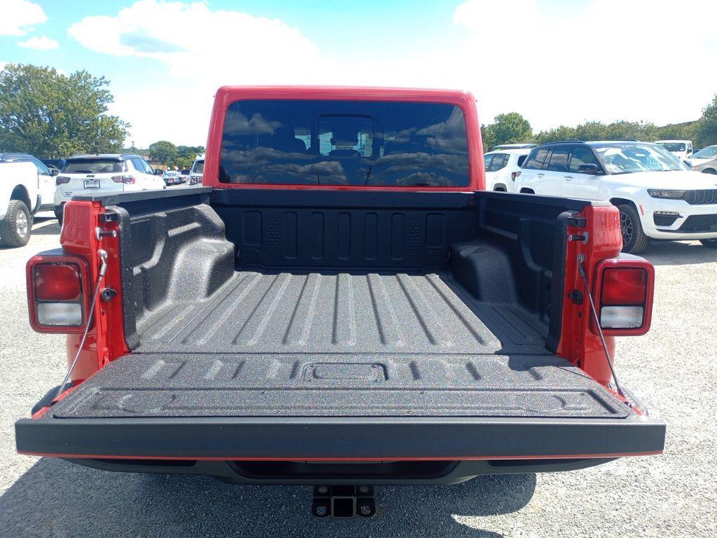 new 2025 Jeep Gladiator car, priced at $48,995