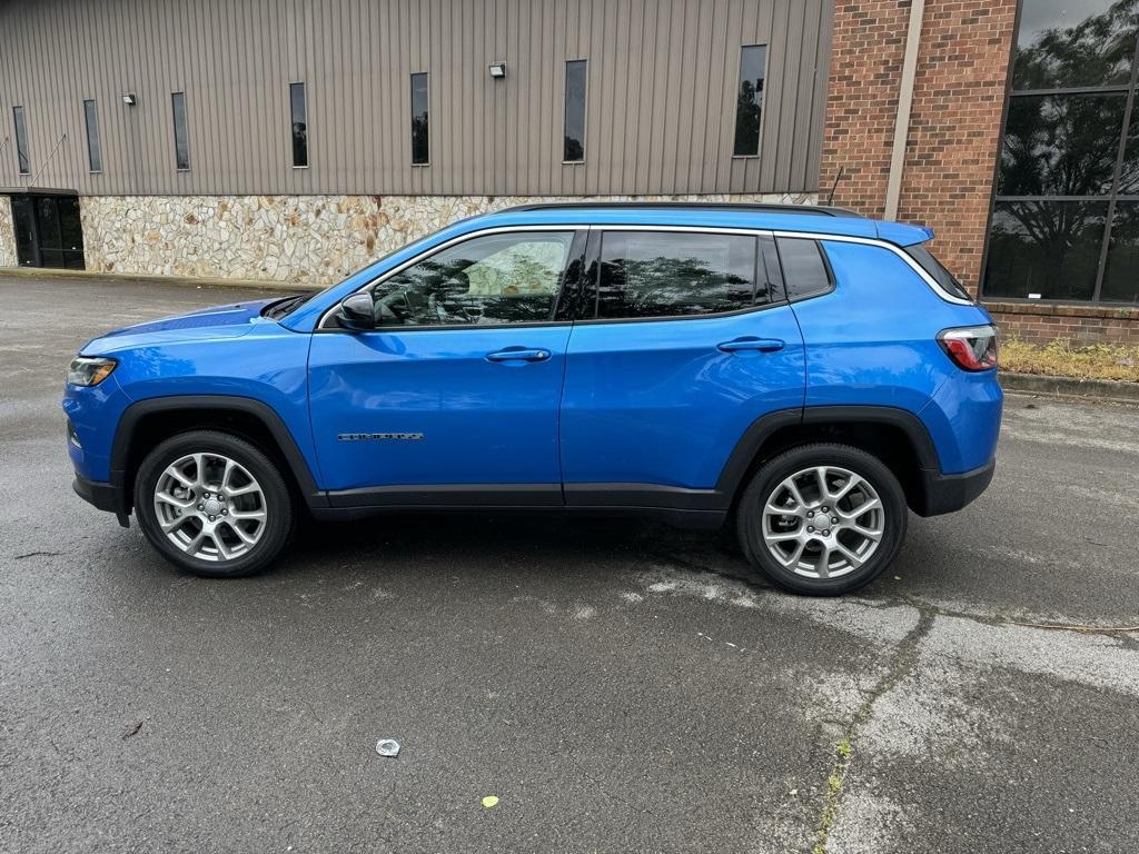 new 2024 Jeep Compass car, priced at $27,000