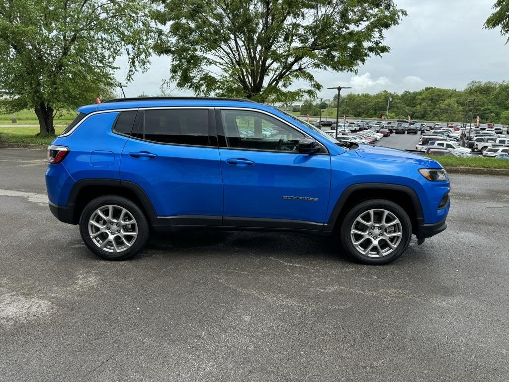 new 2024 Jeep Compass car, priced at $27,000