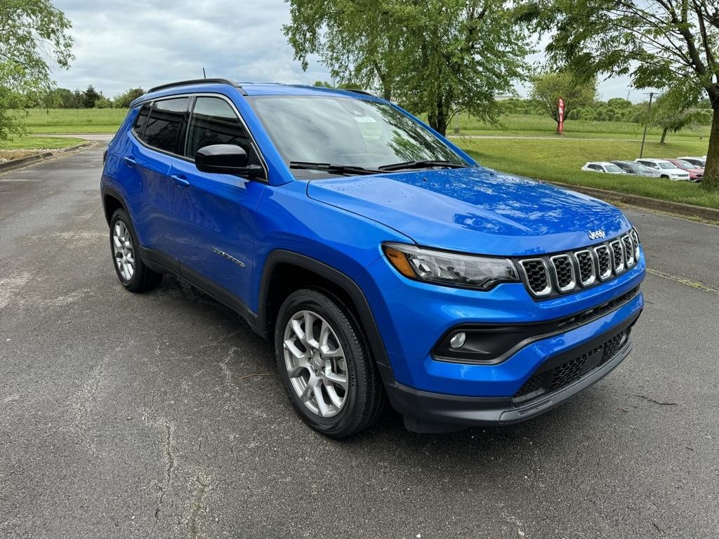 new 2024 Jeep Compass car, priced at $27,000